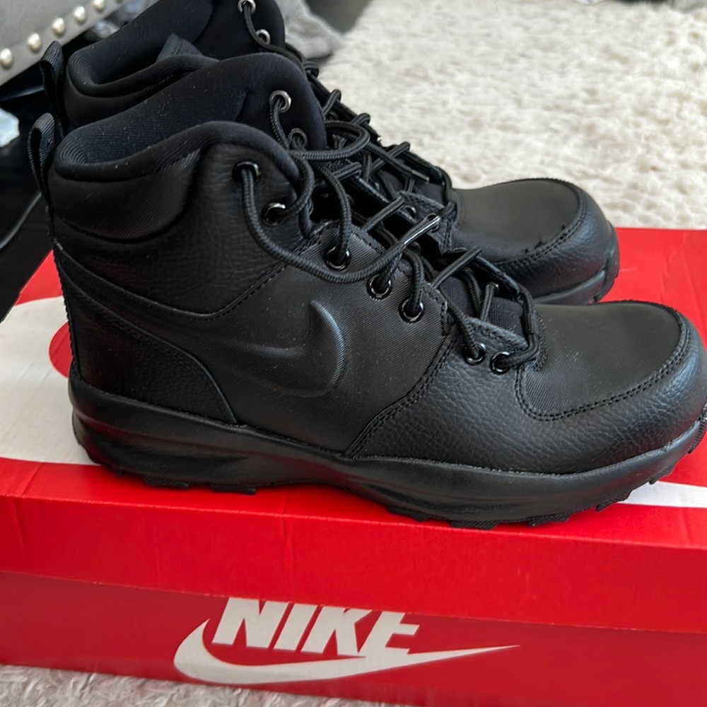 Brand new Nike Boots